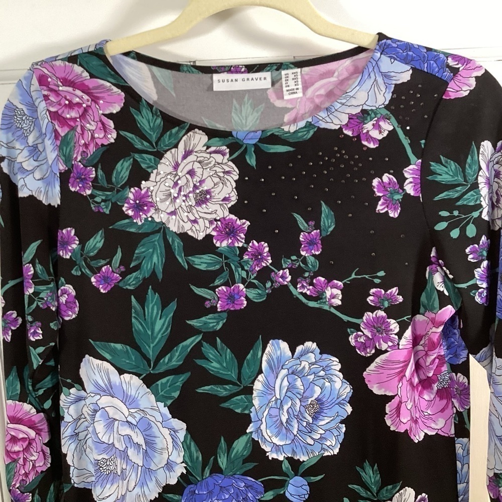 Susan Graver Women’s Floral 3/4 Sleeve Tunic Top With Beading.  Size XXS - Picture 3 of 6